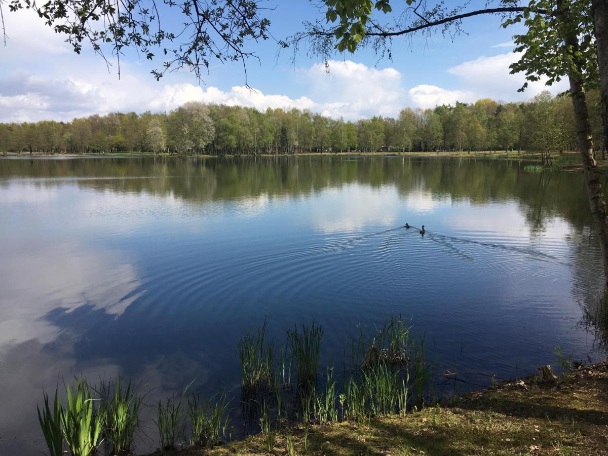 Gerenoveerd Huisje Gelegen Aan Water Bij Bos Villa Lanaken Esterno foto